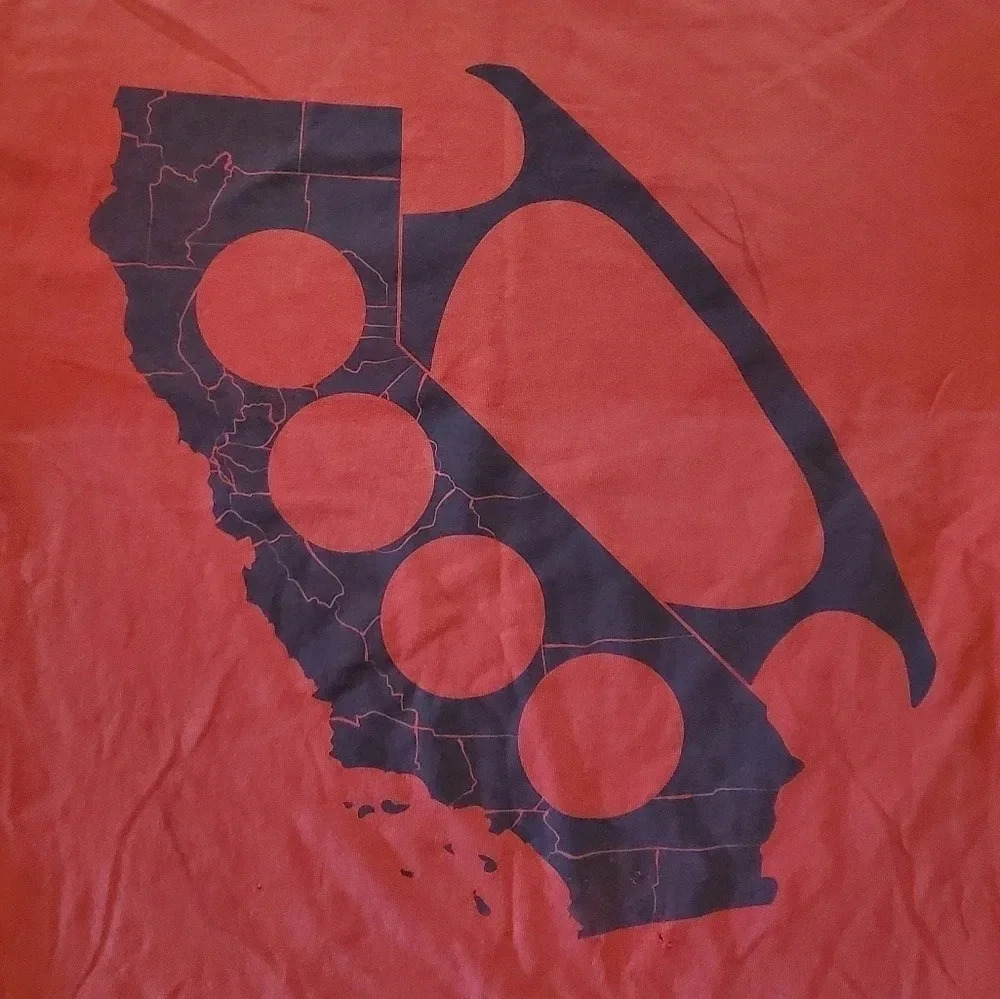 Rogue State US California‎ Brass Knuckles T-Shirt Size XL